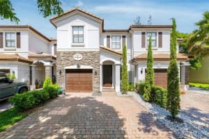 8780 Nw 116th Path, Doral