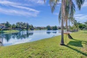 5421 Hawkes Bluff Ave Davie, FL 33331 - MLS#A11919128