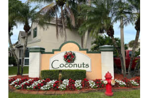 43 Simonton Cir, Weston