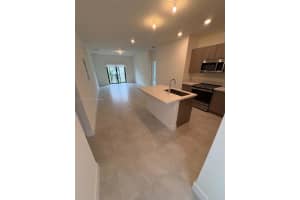 8201 Nw 41st St D-307, Doral