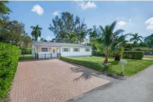 6255 Sw 62nd Ct, South Miami