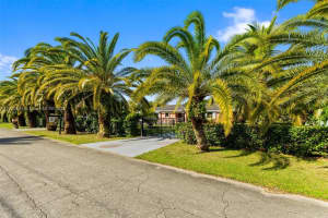 19511 Sw 214th St, Miami