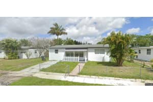 567 Tallulah Rd, Palm Beach