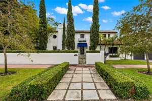 5860 Pine Tree Dr Miami Beach, FL 33140 - MLS#A11919355