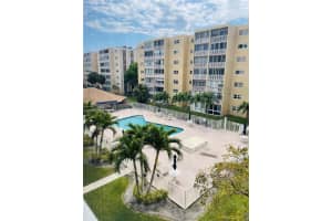 620 NE 12th Ave APT 406, Hallandale Beach, FL 33009, - MLS#A11919372