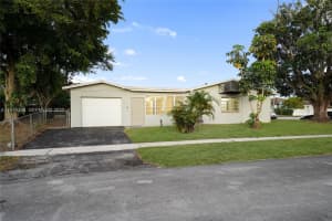 7315 Allen Dr, Hollywood, FL 33024, - MLS#A11919386
