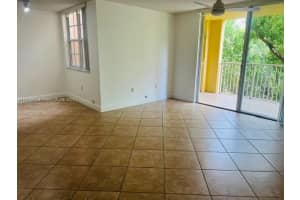 19601 E Country Club Dr 7204, Aventura