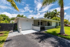 2075 S Hibiscus Dr, North Miami, FL 33181, - MLS#A11919466