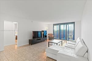 1121 Crandon Blvd E304 Key Biscayne, FL 33149 - MLS#A11919535