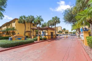 14900 Sw 82nd Ter 14-104, Miami