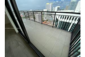 999 Sw 1 Av 3214, Miami