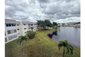 8220 Sunrise Lakes Blvd 309, Sunrise