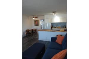 1000 Sw 10th Ter 17p Hallandale Beach, FL 33009 - MLS#A11919671