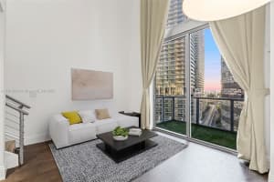 Avenue on Brickell, 1050 Brickell Ave APT 1006, Miami, FL 33131, - MLS#A11919680
