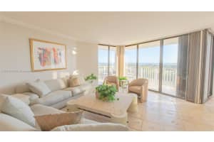 1000 NE Quayside Terrace APT 812, Miami, FL 33138, - MLS#A11919733