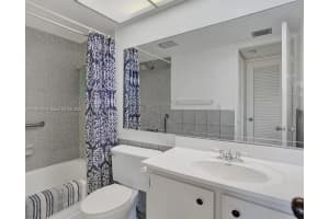 4047 Nw 16th St 403, Lauderhill