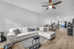 4950 Washington St 1 Hollywood, FL 33021 - MLS#A11920797