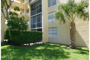 922 NE 199th St #1D, Miami, FL 33179, - MLS#A11920822
