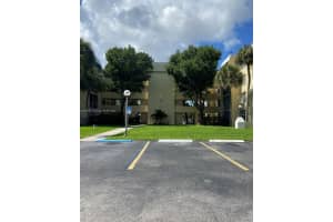 922 NE 199th St #1D, Miami, FL 33179, - MLS#A11920822