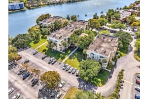 922 NE 199th St #1D, Miami, FL 33179, - MLS#A11920822