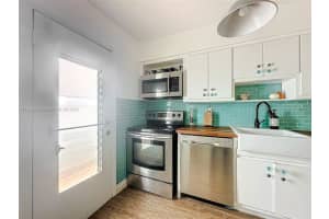 7133 Bay Dr 705 Miami Beach, FL 33141 - MLS#A11920859