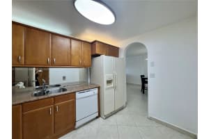 400 Kings Point Dr APT 411, Sunny Isles Beach, FL 33160, - MLS#A11920951