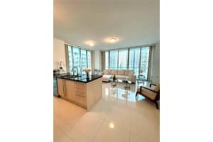 79 SW 12th St APT 2407S, Miami, FL 33130, - MLS#A11920988