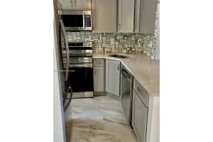 2555 Ne 11th St 605 Fort Lauderdale, FL 33304 - MLS#A11921008