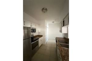 18348 Nw 68th Ave E, Hialeah