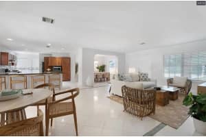 8700 SW 64th Ave, South Miami, FL 33143, - MLS#A11921039