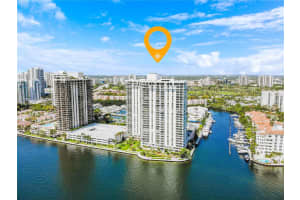 19707 Turnberry Way 10ab, Aventura