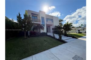 1380 Hollywood Blvd, Hollywood, FL 33019, - MLS#A11921163