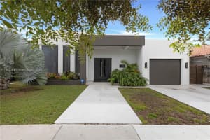 2420 Sw 24th St Miami, FL 33145 - MLS#A11921193