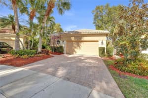 2456 Bay Isle Ct Weston, FL 33327 - MLS#A11921195