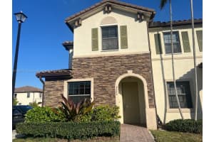 9399 W 33rd Ln, Hialeah