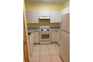 1300 Ne 109th St 202 Miami, FL 33161 - MLS#A11921335