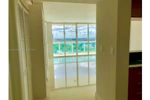 1800 N Bayshore Dr 1910, Miami
