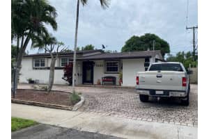 7880 Sw 14th Ter, Miami