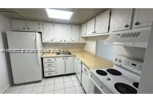 500 Executive Center Dr 1c, West Palm Beach