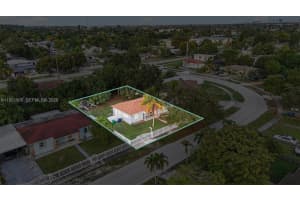 561 NW 190th St, Miami, FL 33169, - MLS#A11921505