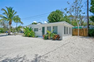 32 Pirates Dr Key Largo, FL 33037 - MLS#A11921543