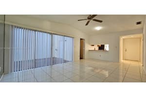 3221 W Meadows Cir 3221, Miramar