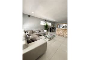 937 W 48th St Hialeah, FL 33012 - MLS#A11921601