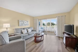 7817 Golf Cir Dr APT 301, Margate, FL 33063, - MLS#A11921625