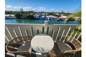 7900 Tatum Waterway Dr 506, Miami Beach