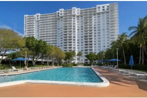 2851 Ne 183rd St 907e, Aventura