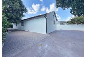 2845 Sw 67th Ave, Miami