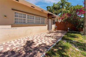 23 SW 8th St, Hallandale Beach, FL 33009, - MLS#A11921734