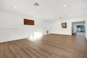 4701 Sw 104th Ct 0 Miami, FL 33165 - Off Market