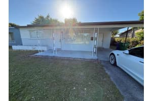 2340 Jamaica Dr Miramar, FL 33023 - MLS#A11922010